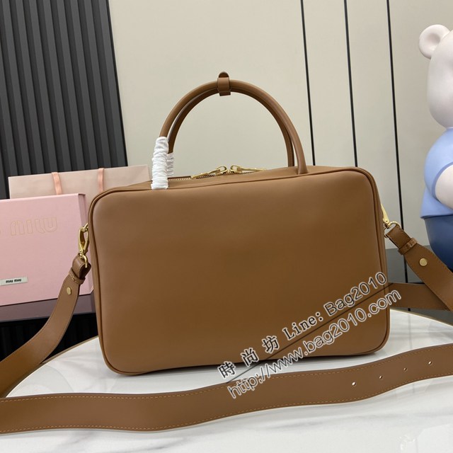 MIU MIU專櫃繆繆最新款二代肩帶款Beau手袋原廠皮手提公事包 jh2658型號：5BB117